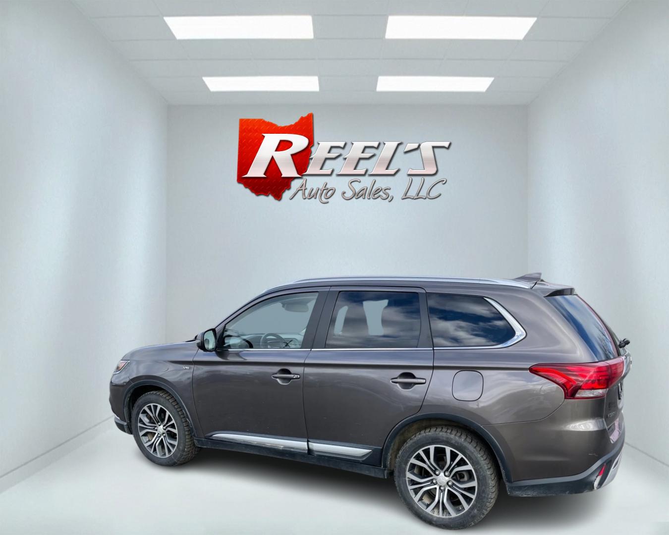 2019 Brown /Tan Mitsubishi Outlander GT Touring S-AWC (JA4JZ4AX7KZ) with an 3.0L SOHC V6 engine, 6-Speed Automatic transmission, located at 547 E. Main St., Orwell, OH, 44076, (440) 437-5893, 41.535435, -80.847855 - Photo#7